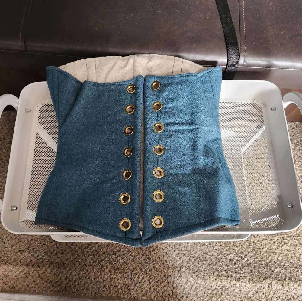 Underbust corset